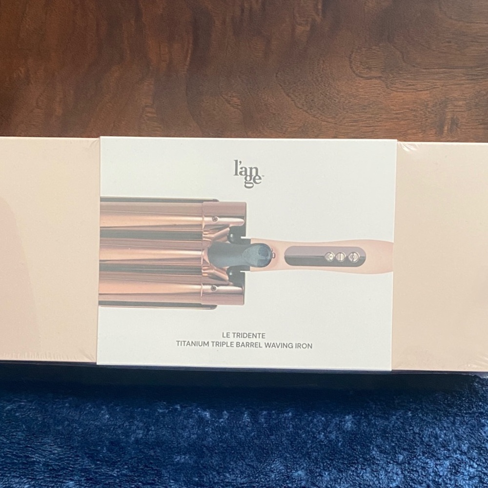 Lange Triple Barrel Waver in Rose Gold and Blush